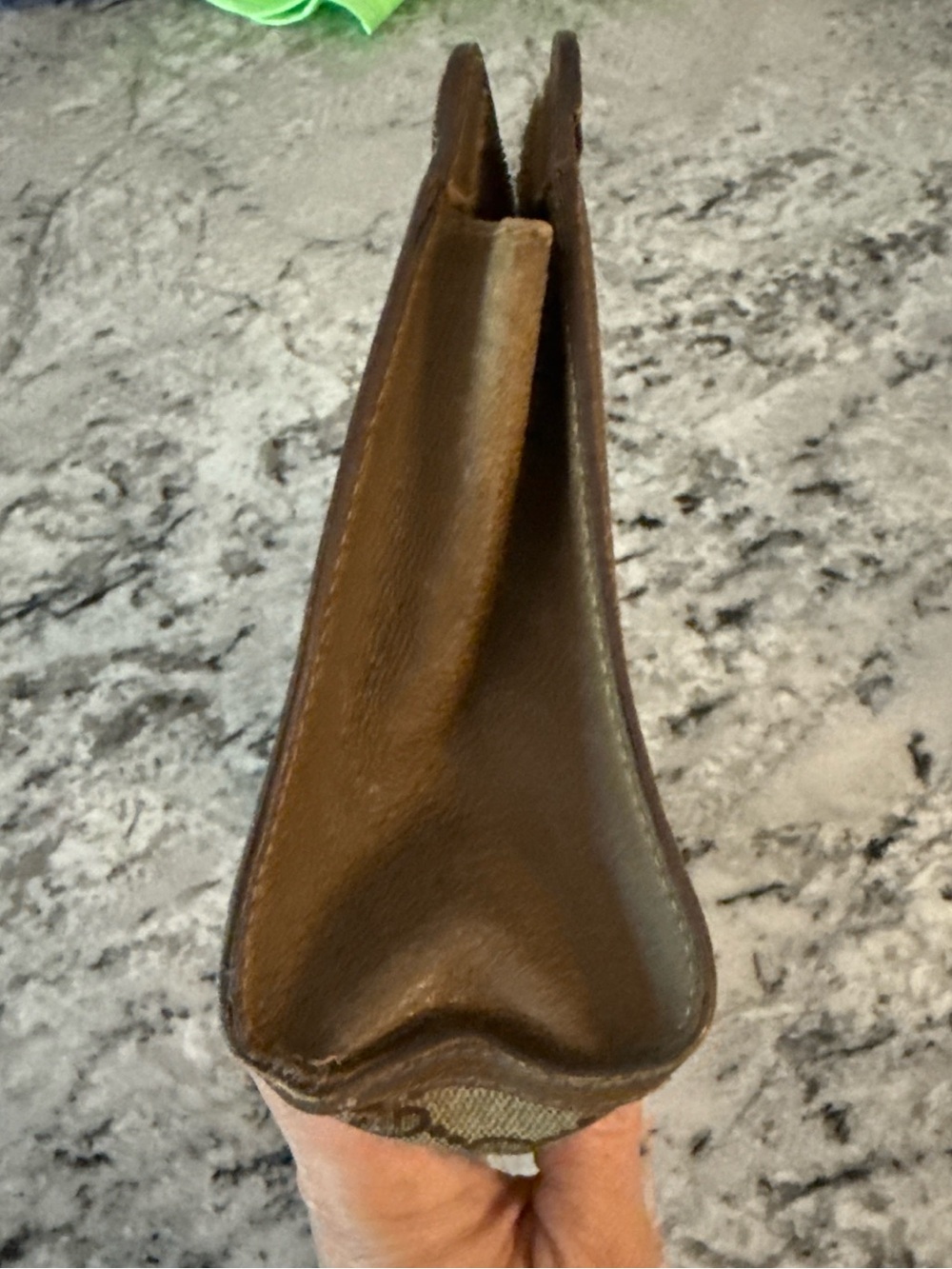 Gucci Brown GG Canvas Sherry Clutch with Leather Trim - Picture 3 of 8